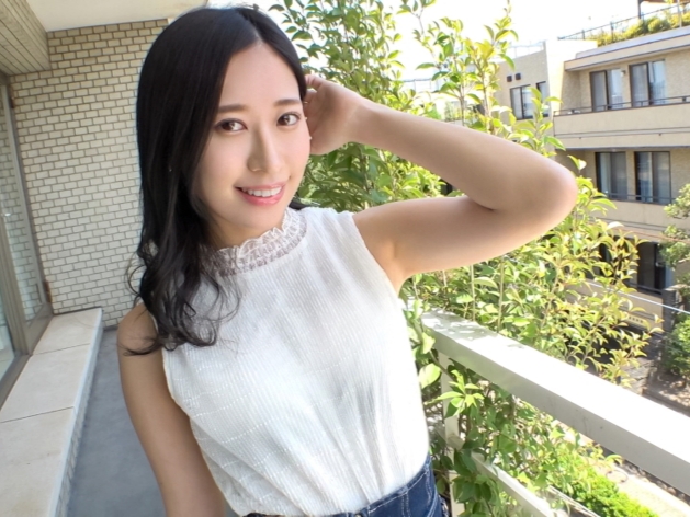 【元地下アイドルをナンパ】可愛すぎる元アイドルを口説いてホテルへ！パンスト破いて生足を露出し、肉棒をねじ込み激ピストン！アイドル時代の清純なイメージを裏切る、エロすぎる喘ぎ声と敏感ボディがヤバい！！♡