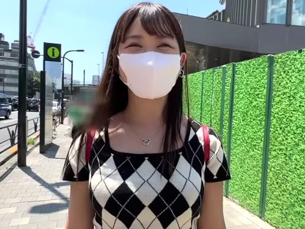【素人】プライベートで3PしてるドスケベJD！肉棒のパイズリご奉仕から騎乗位でおっぱいを揺らす！