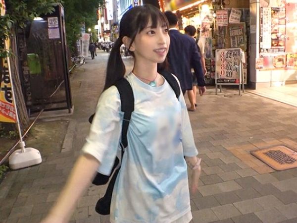 【秋葉原で見つけた貧乳ちゃん】スレンダー美少女のキツマンに生挿入♡ 電マでビショ濡れ♡ 敏感ボディを責めまくり♡