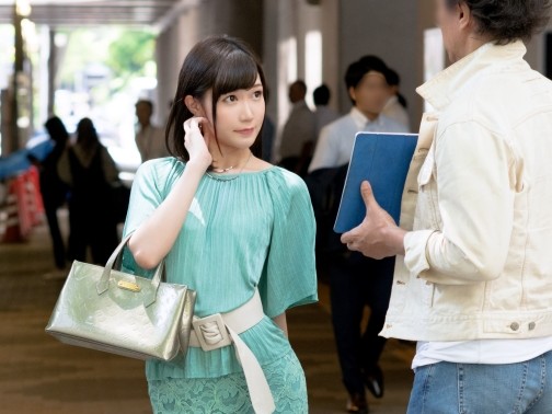 【セレブ人妻の裏の顔】清楚な奥様がチンポに飢えた淫乱に変身！欲求不満なマンコはチンポを求めてイキまくり、最後は中出しで絶頂フィニッシュ！！♡