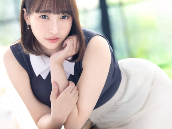 【美女】保母さんをやってるという奥さんですがかなりエッチなオッパイしてます！旦那よりもエッチなセックス期待して新登場！