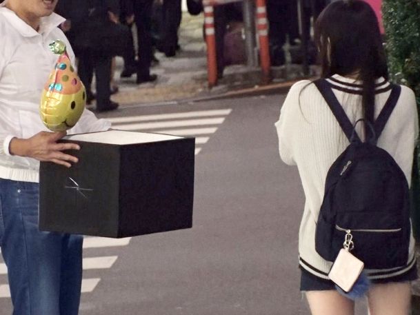 【素人ナンパ】お金をあげたら交尾させてくれる美少女♡手コキ＆フェラからの騎乗位でウットリ顔に♡