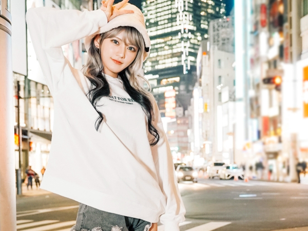 【GALとの夜遊び】「もっと激しくして♡」エロいギャルのパイパンマ●コを舐め回すと、ぐちょ濡れして喘ぎイキまくる！