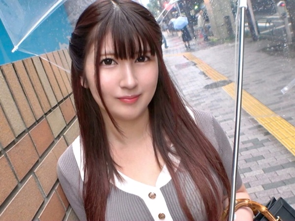 【激カワ巨乳美少女】『やだ…気持ち良すぎ…』押しに弱いロリっ娘が男に跨り、下から激しく突き上げられおっぱい揺らして悶絶♡喘ぎ声が止まらない！