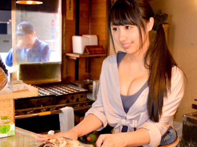 【看板娘19歳】「なんで…恥ずかしい撮っちゃイヤぁ…///」10代美少女のえちえち反応！人気出るのも分かる美貌！！