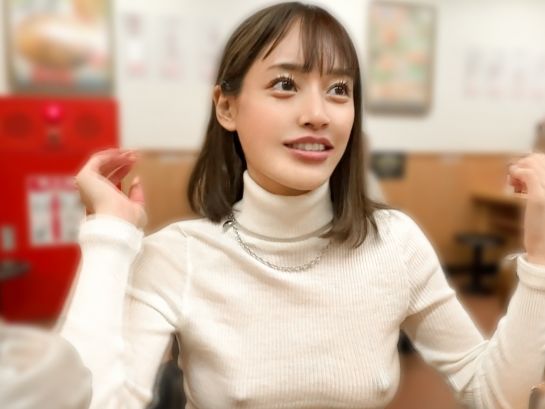 ＜痴女＞「ズブズブして下さい♡」透け透けボッキ乳首を見せつけてオトコを漁る変態女子大生ここに参上♡自分で腰振る淫乱ぶり！