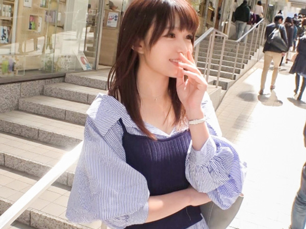 【ちっぱい美人の敏感な反応】 貧乳コンプレックスを克服！ 揉んで吸って感度抜群ボディ♡ ナンパした美人の隠れた魅力に夢中！