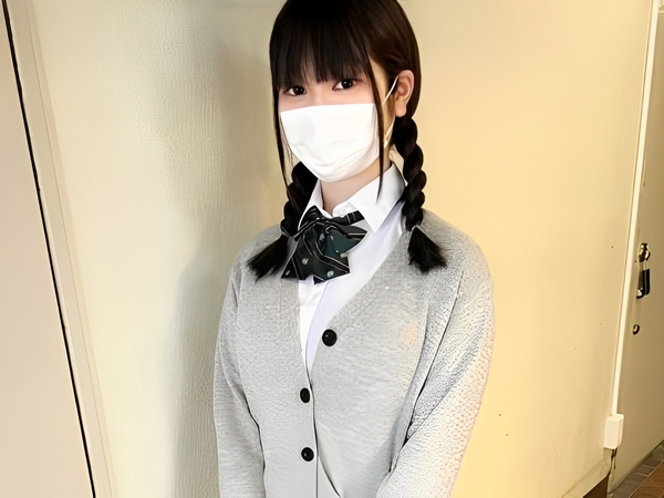 【巨乳JKの危険なアルバイト】『感じちゃう…』制服の下に隠れた豊満おっぱいがチンポを誘惑！素人美少女が男根に溺れ、おっぱいでご奉仕するエロすぎるバイト♡