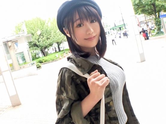 【素人ナンパ】絶対に勃起するめちゃカワJDの美巨乳♡パイズリでちんぽをご奉仕させて潮吹きまんこをピストン♡