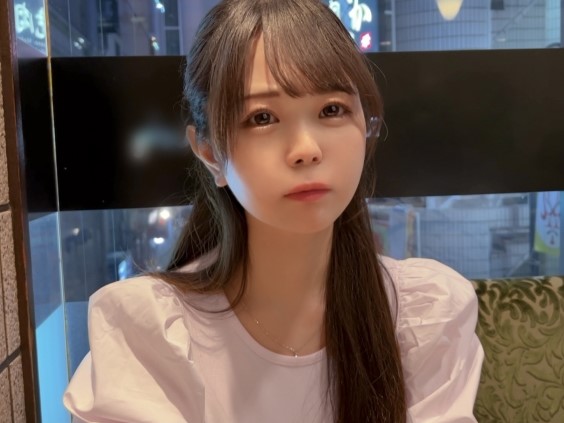 【巨乳シンママの苦渋の決断】『娘の為なら…』美巨乳のシングルマザーが借金返済の為、ゲス男たちのチンポを頬張り、身体を張った返済セックス！娘を守る為、恥を忍んで男たちに抱かれる姿が切なくもエロい…♡