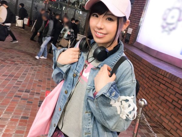 【素人ナンパ】ボーイッシュな見た目と裏腹に超敏感！ピュアな美少女がエッチな誘いにドキドキ反応♡ 触れるだけでビクビク感じちゃうカラダをたっぷり味わい尽くし！