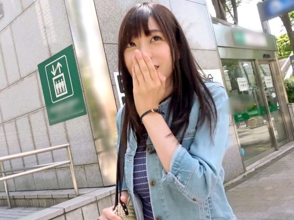 【地味な事務員の裏の顔】23歳ドM巨乳ちゃん、仕事中は真面目なのに…イラマチオで喉奥刺激され、ザーメンぶっかけられても感じまくる変態娘の性癖解放！