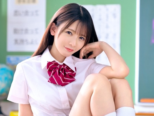 【教室で制服美少女と秘密のセックス】『先生、もっと奥まで…』スレンダーな身体を騎乗位で激しく突き上げられ、制服JKが昇天！♡