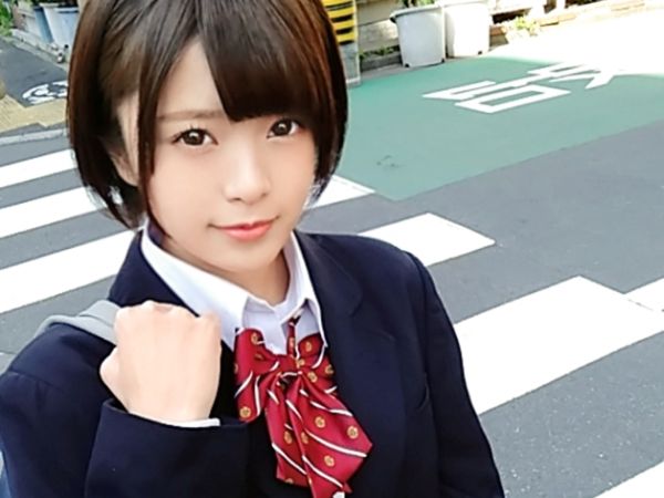 【純粋無垢な制服美少女】『初めてで…ドキドキ…』経験浅めのちっぱいロリ娘が年上チンポに翻弄され、ピチピチボディを激しく突かれて快感に悶える！