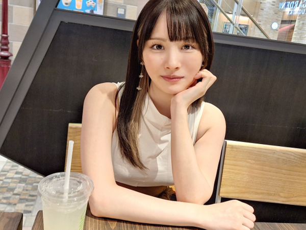 【美乳お姉さんとエッチな体験】色白スレンダー美女を口説いて、美乳＆敏感マンコを開発！チンポ挿入で感じまくる姿がエロすぎる♡