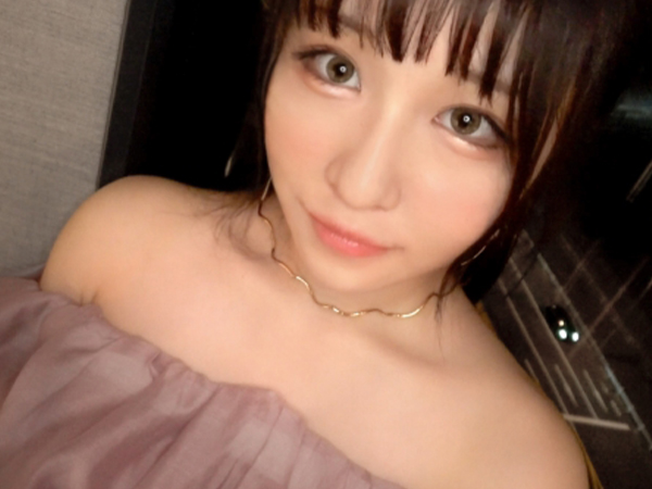 【上京娘の初体験】『カメラ見て…』色白美肌の童顔お姉さんが、バックから激しく突かれて感じまくる！乳首責めとハメ撮りで大胆に変身♡